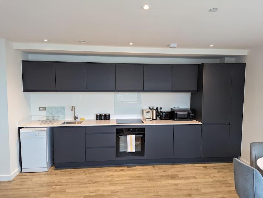 Lovely 1 Bed Apartment - Old Trafford Μάντσεστερ Εξωτερικό φωτογραφία