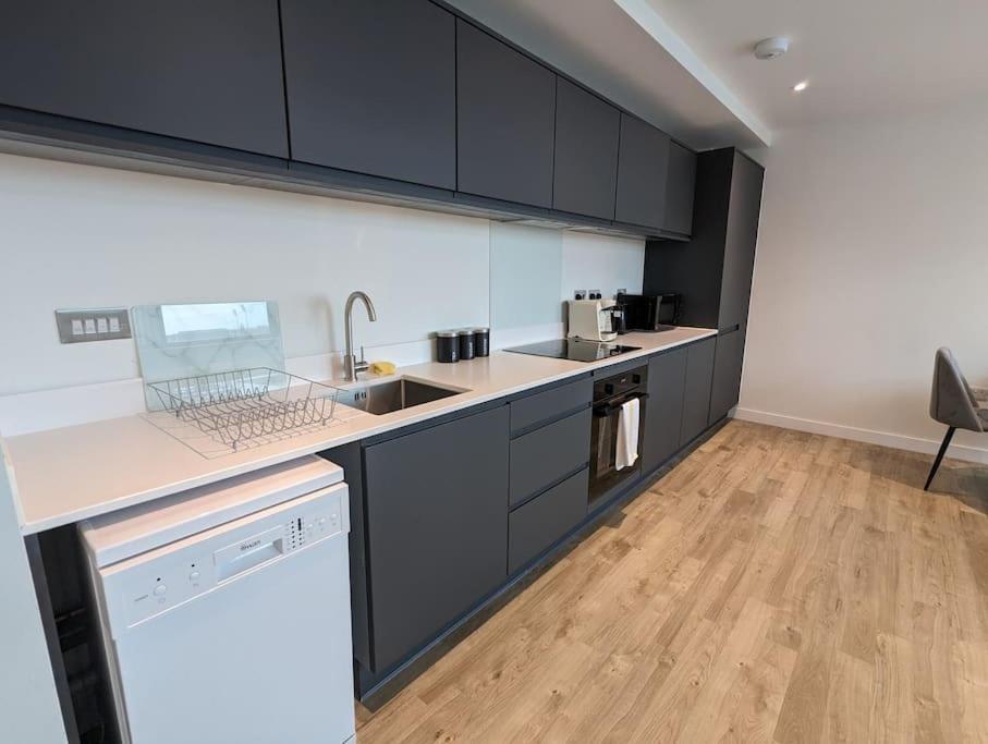 Lovely 1 Bed Apartment - Old Trafford Μάντσεστερ Εξωτερικό φωτογραφία
