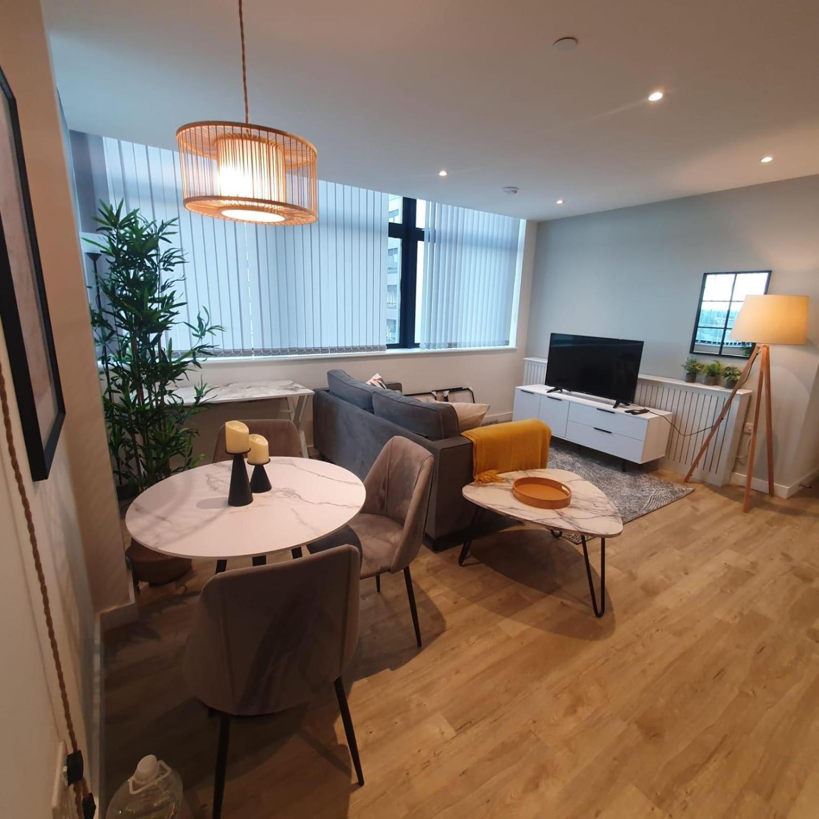 Lovely 1 Bed Apartment - Old Trafford Μάντσεστερ Εξωτερικό φωτογραφία